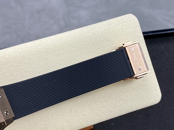 ウブロコピー時計角部分ディテール